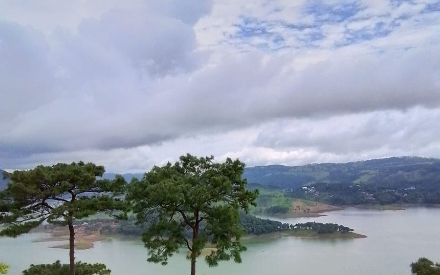 Bara-Pani-Lake-Meghalaya