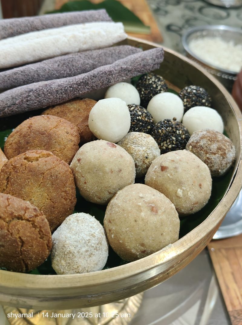 Assamese Laddu Pitha